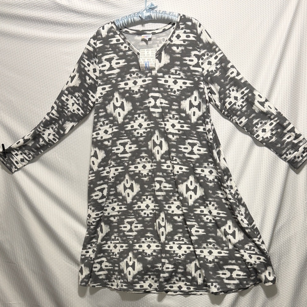 LuLaRoe Gray and White Abstract Dress